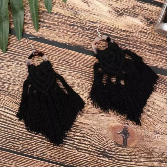 New! Tortoise Ring Macrame Drop Earrings - Picture 2 of 7